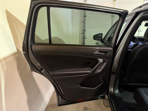 Used 2020 Volkswagen Tiguan SE R-Line w/ 3rd Row Seat Package AWD/4WD image 12