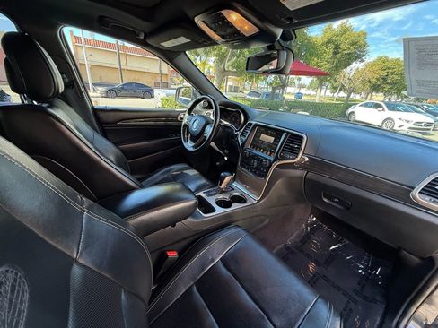 Used 2016 Jeep Grand Cherokee Overland image 23