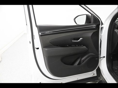 Certified 2024 Hyundai Santa Cruz Limited image 4