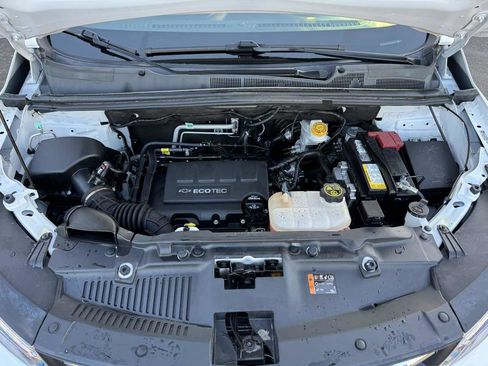 Used 2020 Chevrolet Trax LT w/ LT Convenience Package image 38