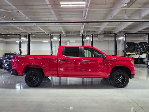 Used 2024 Chevrolet Silverado 1500 Custom Trail Boss AWD/4WD image 8