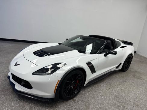 Used 2017 Chevrolet Corvette Z06 w/ Z07 Performance Package RWD image 1