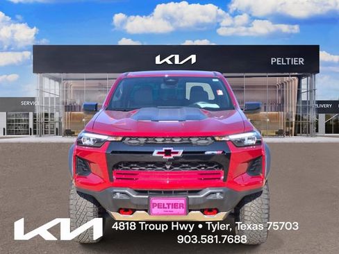 Used 2024 Chevrolet Colorado ZR2 w/ ZR2 Convenience Package III AWD/4WD image 2