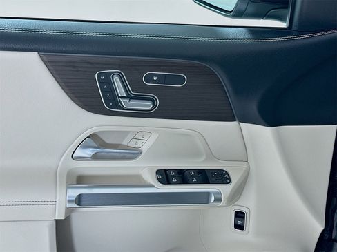 New 2026 Mercedes-Benz GLB 250 GLB 250 image 18