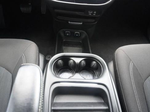 Used 2020 Chrysler Pacifica Touring w/ S Appearance Package FWD image 22