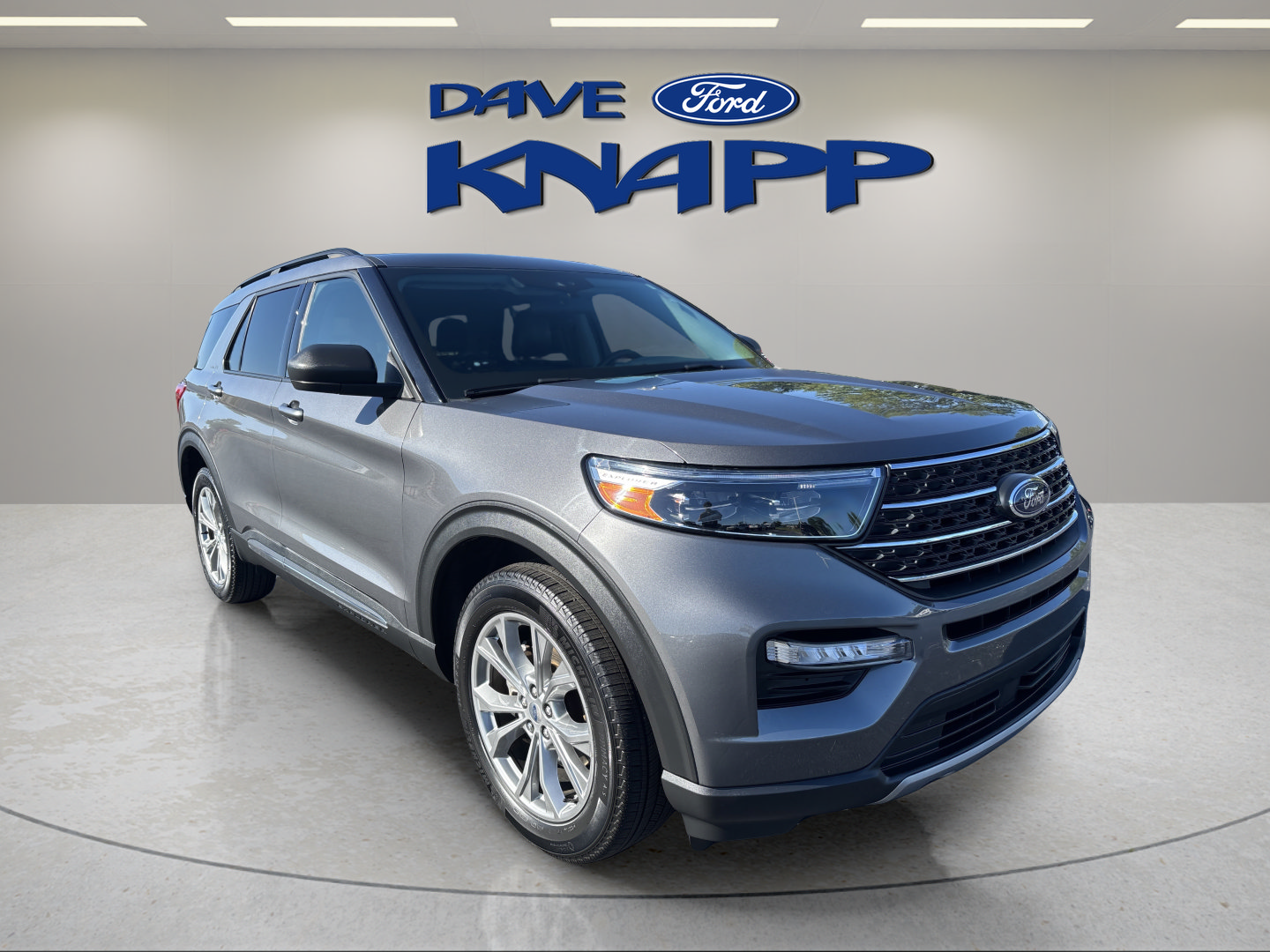Used 2022 Ford Explorer XLT w/ Equipment Group 202A AWD/4WD image 1