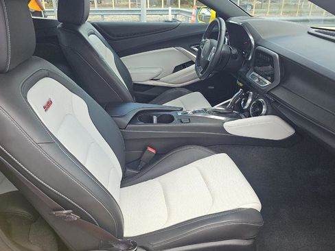 Used 2016 Chevrolet Camaro SS image 8