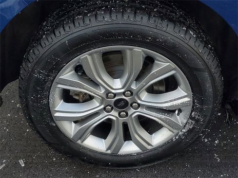 Certified 2023 Ford Edge Titanium image 4