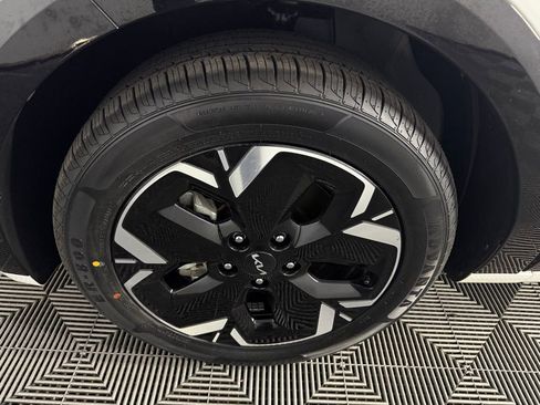 Used 2023 Kia Niro Wind FWD image 11