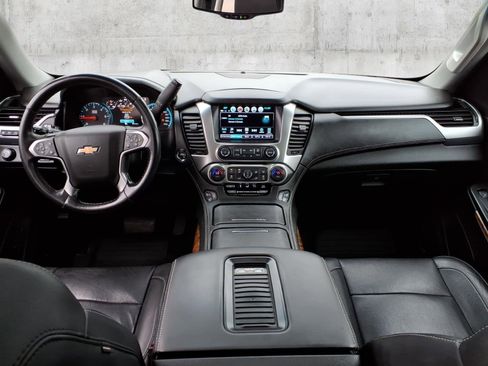 Used 2018 Chevrolet Suburban Premier image 7