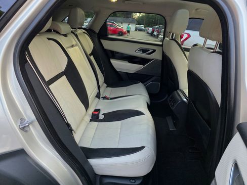 Used 2018 Land Rover Range Rover Velar R-Dynamic SE image 17