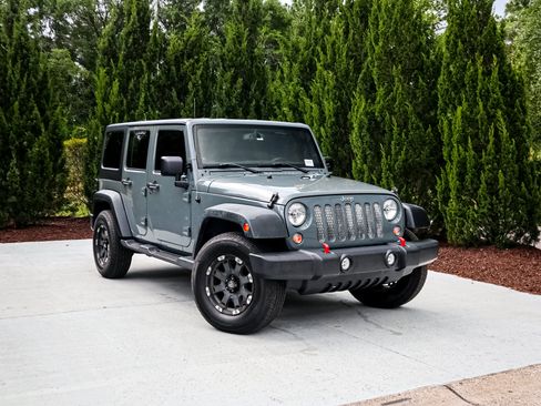 Used 2014 Jeep Wrangler Unlimited Sport w/ Quick Order Package 24S AWD/4WD image 2