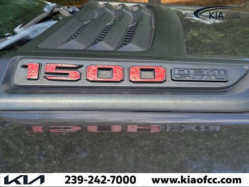 Used 2020 RAM 1500 Laramie AWD/4WD image 8