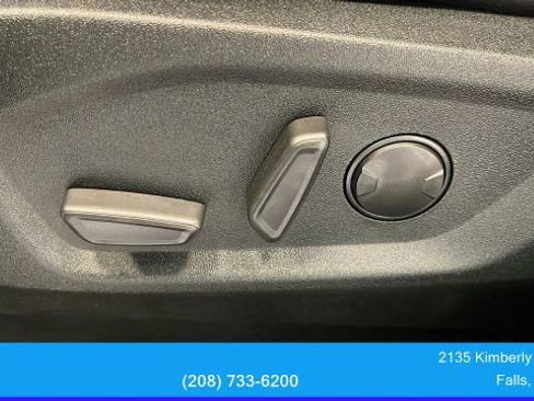 Used 2022 Ford Edge ST-Line w/ Cold Weather Package image 16