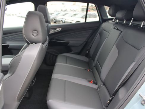 New 2026 Volkswagen ID.4 Pro S image 19