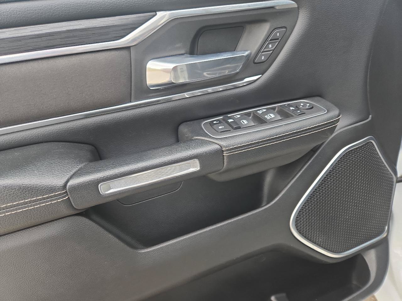 Used 2023 RAM 1500 Laramie AWD/4WD image 10
