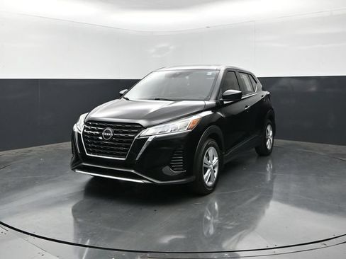 Used 2025 Nissan Kicks Play S FWD image 4