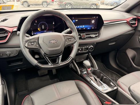 Used 2025 Chevrolet TrailBlazer RS w/ Convenience Package image 5
