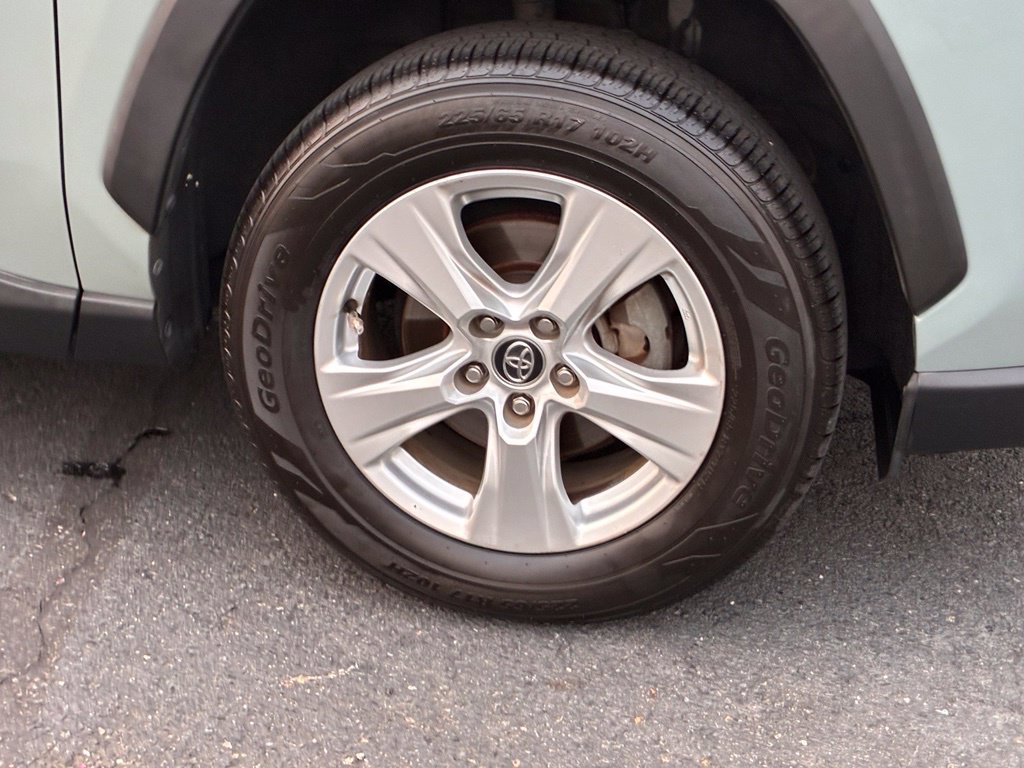 Used 2021 Toyota RAV4 XLE FWD image 50