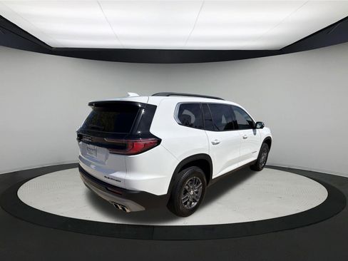 Used 2025 GMC Acadia Elevation FWD image 7