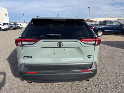 Used 2020 Toyota RAV4 XLE image 5