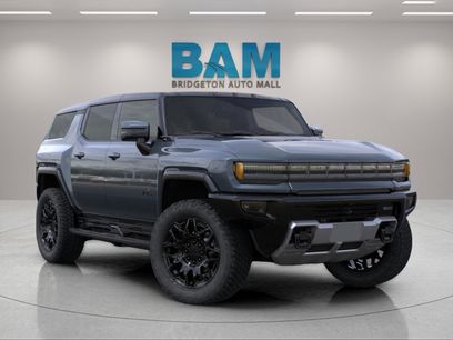 New 2025 GMC Hummer EV 2X w/ LPO, Dark Essentials Package