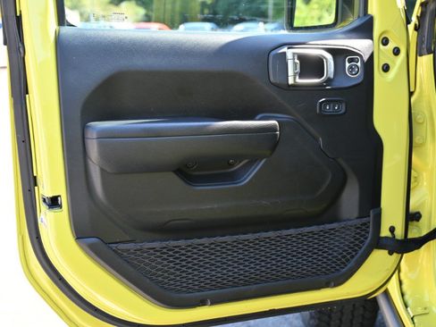 Used 2024 Jeep Wrangler Unlimited Rubicon AWD/4WD image 23