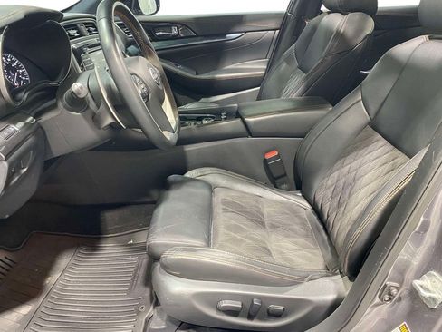 Used 2023 Nissan Maxima SR w/ Sport Mat Group FWD image 16