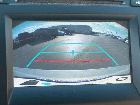 Used 2015 Toyota Camry image 15