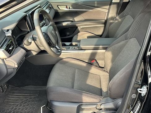 Used 2025 Toyota Camry LE FWD image 22