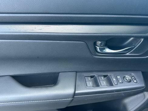Used 2025 Honda CR-V LX image 11