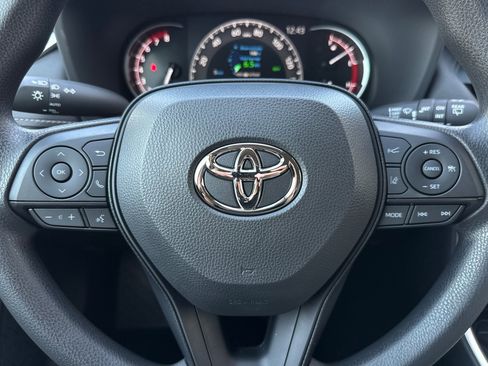 New 2025 Toyota RAV4 XLE image 27