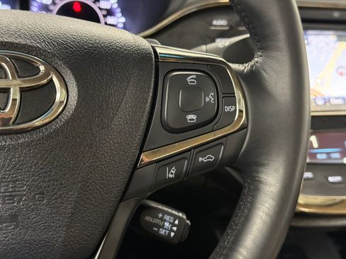 Used 2018 Toyota Avalon Limited w/ All Weather Liner Package image 19