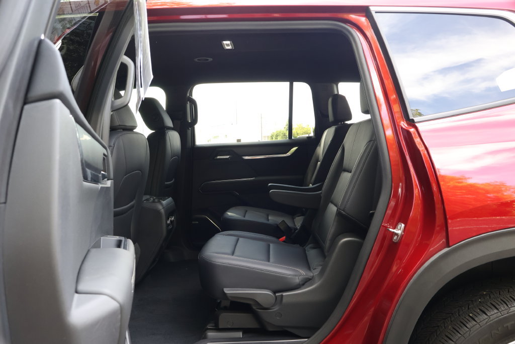 Certified 2024 GMC Acadia Elevation FWD image 40