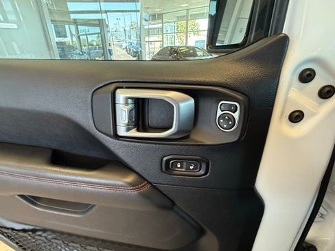 Used 2018 Jeep Wrangler Unlimited Rubicon image 19