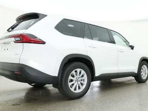 New 2026 Toyota Grand Highlander XLE image 4