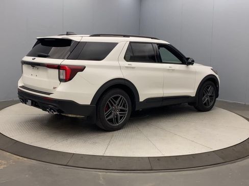 Used 2025 Ford Explorer ST w/ Sun And Sound Package AWD/4WD image 5