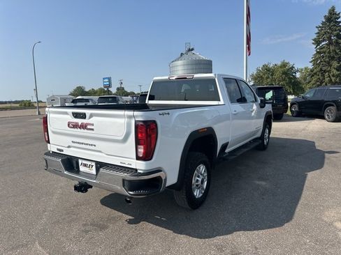 Used 2022 GMC Sierra 2500 SLE w/ SLE Value Package; image 5