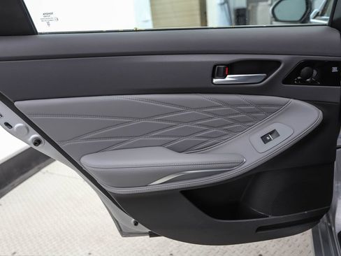 Used 2020 Toyota Avalon Limited w/ All Weather Liner Package FWD image 20