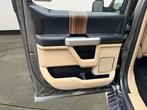 Used 2017 Ford F150 Lariat w/ Equipment Group 502A Luxury AWD/4WD image 20