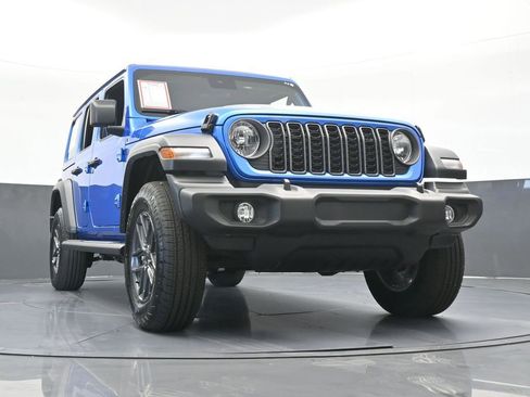 Used 2025 Jeep Wrangler Unlimited Sport AWD/4WD image 57