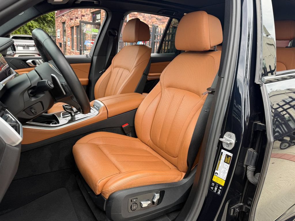 Used 2021 BMW X5 M50i AWD/4WD image 7