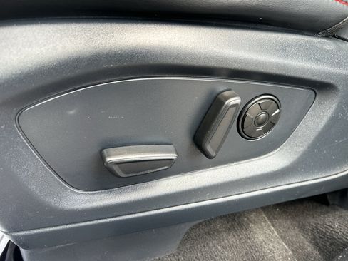Used 2025 Ford Explorer ST AWD/4WD image 18