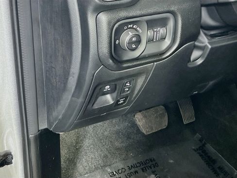 Used 2023 RAM 1500 Laramie AWD/4WD image 10
