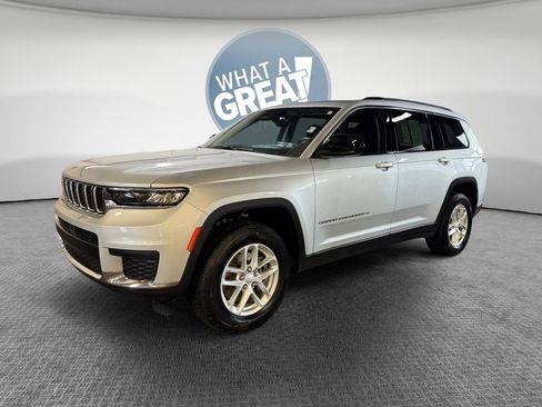 Used 2023 Jeep Grand Cherokee L Laredo w/ Trailer Tow Group (B) AWD/4WD image 8