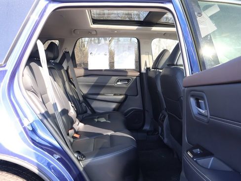 Used 2023 Nissan Rogue SL FWD image 44