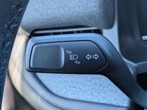 Used 2026 Ford Explorer Platinum RWD image 27