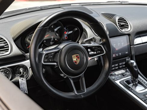 Used 2019 Porsche 718 Cayman RWD image 12