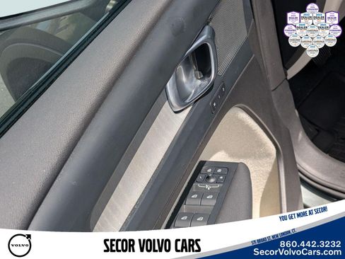 Certified 2026 Volvo XC40 B5 Plus AWD/4WD image 13