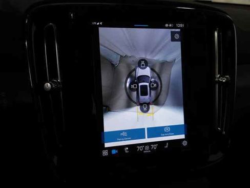 Used 2023 Volvo XC40 Recharge Plus w/ Protection Package Premier image 30